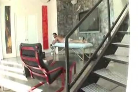 Tyler Saint bangs Dodger Wolf