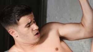 DrillMyHole: Malik Delgaty sensual kissing