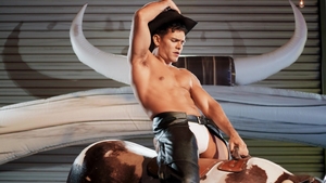 Men: Cade Extends His Dildo, Rides Damian's Ass